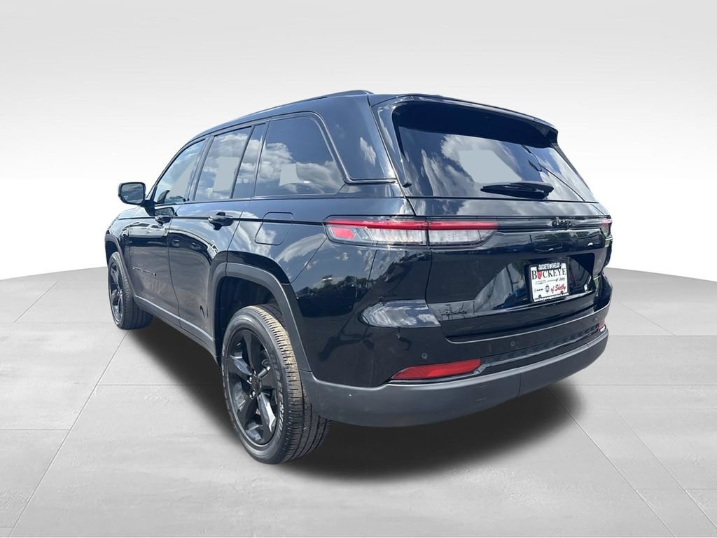 Certified 2023 Jeep Grand Cherokee Altitude AWD/4WD image 6