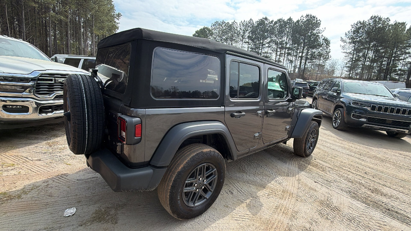 Used 2024 Jeep Wrangler Sport S image 8