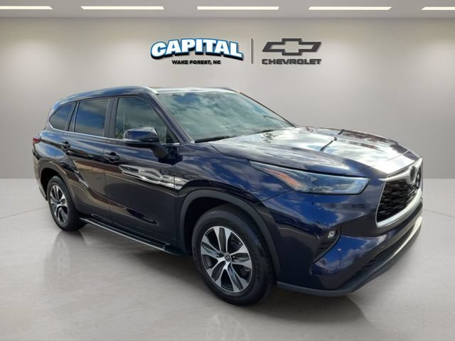 Used 2023 Toyota Highlander XLE FWD image 7