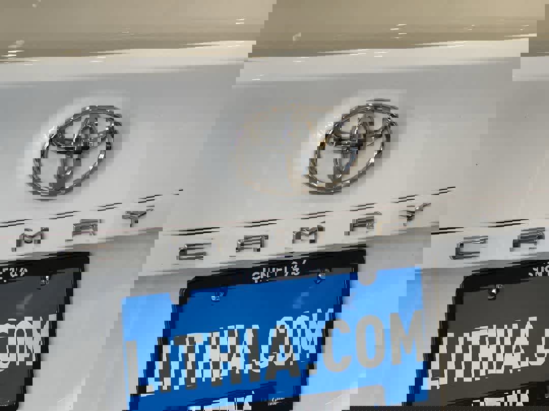 Used 2022 Toyota Camry LE w/ Cold Weather Package image 11