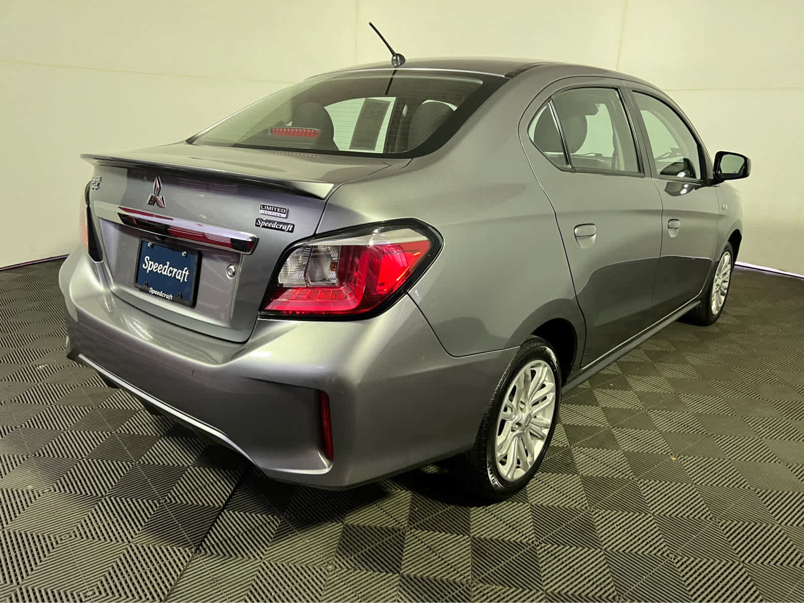 Used 2022 Mitsubishi Mirage G4 LE FWD image 7