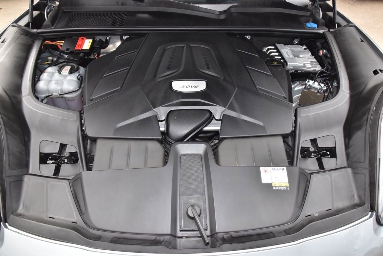 Used 2022 Porsche Cayenne AWD/4WD image 38