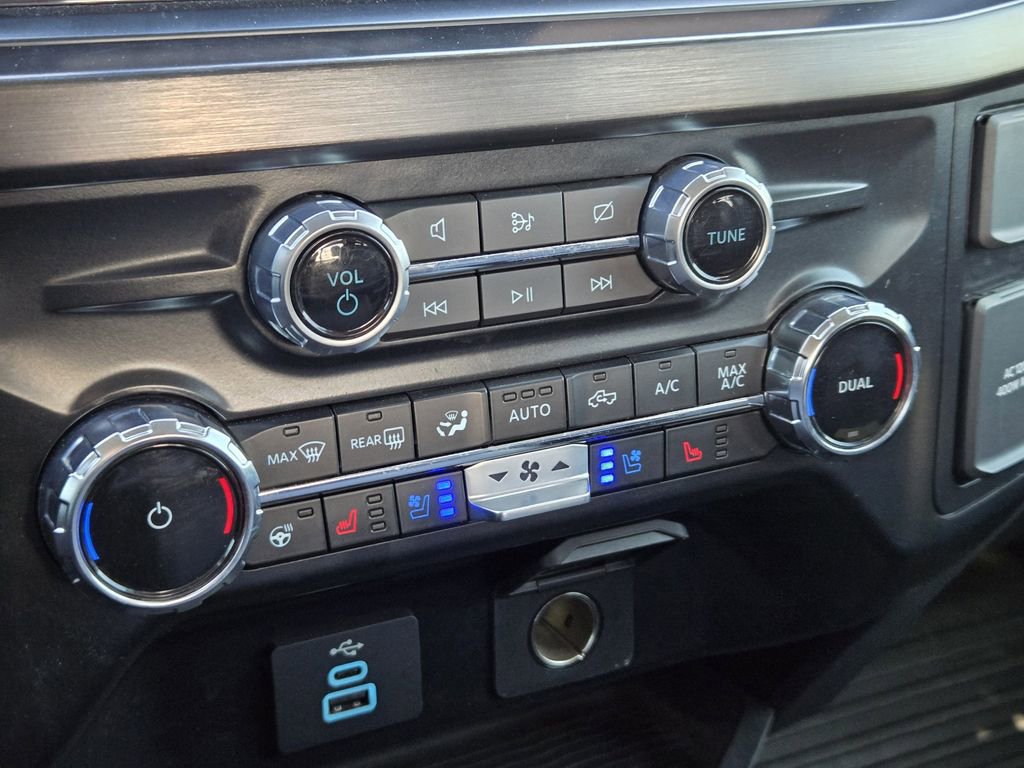 Used 2024 Ford F350 Lariat w/ Sport Appearance Package image 13