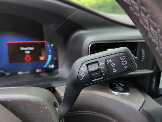 Used 2020 Ford Explorer Platinum w/ Premium Technology Package AWD/4WD image 25