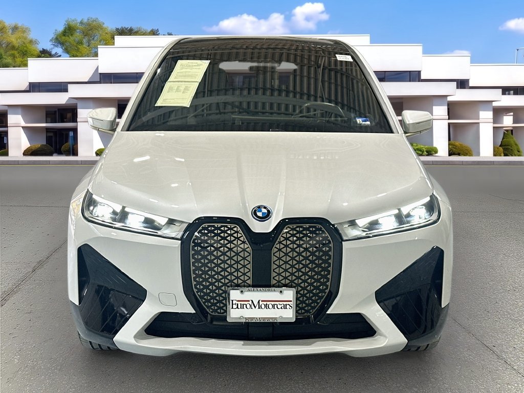 Certified 2024 BMW iX xDrive50 w/ Premium Package AWD/4WD image 2