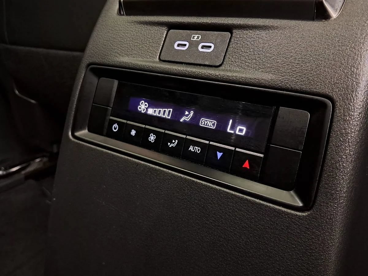 Used 2024 MAZDA CX-90 Plug-In Hybrid w/ Premium Pkg AWD/4WD image 55