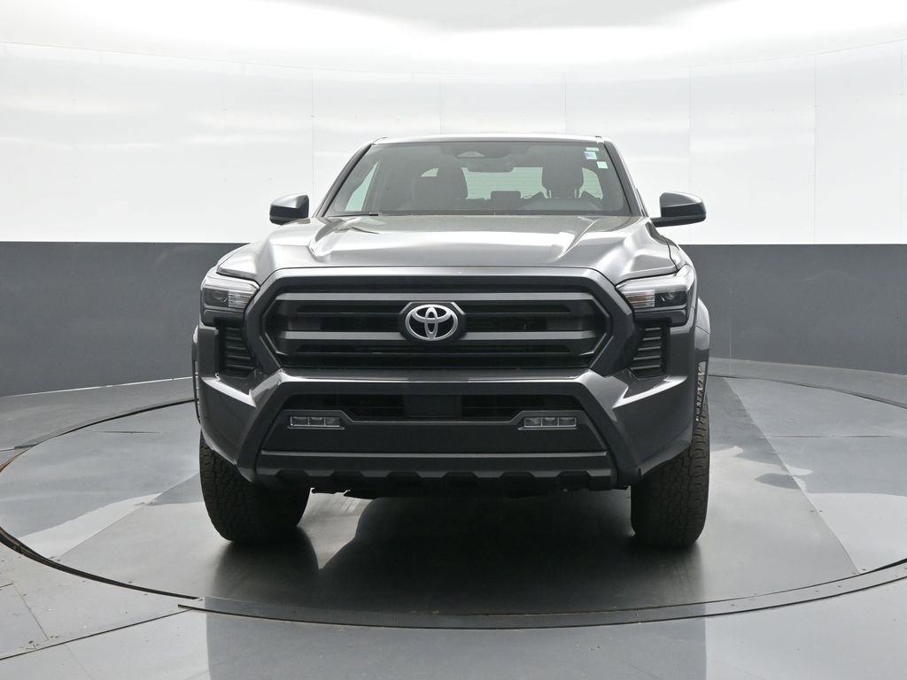 Certified 2025 Toyota Tacoma SR5 AWD/4WD image 3