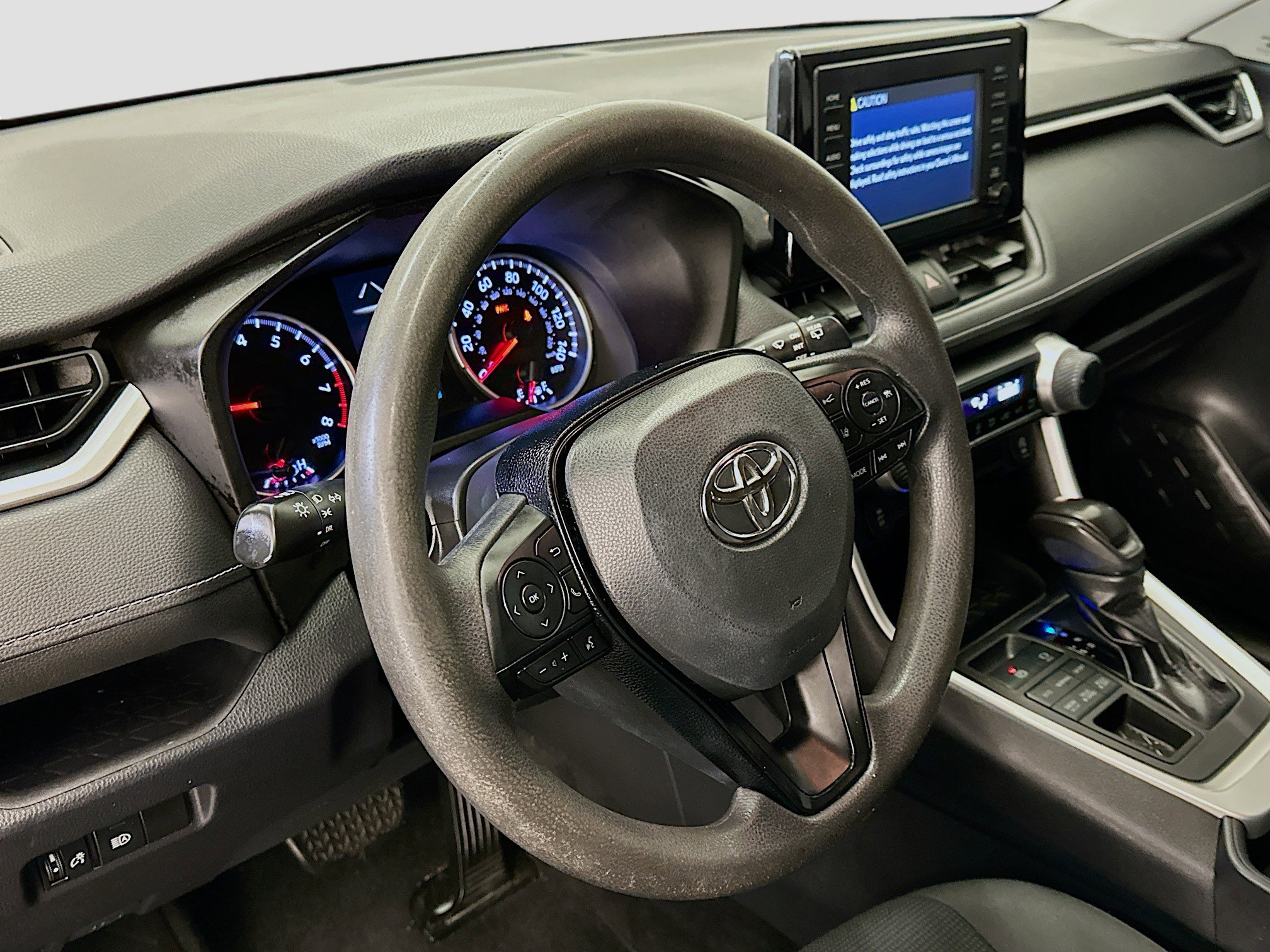 Used 2019 Toyota RAV4 LE image 18