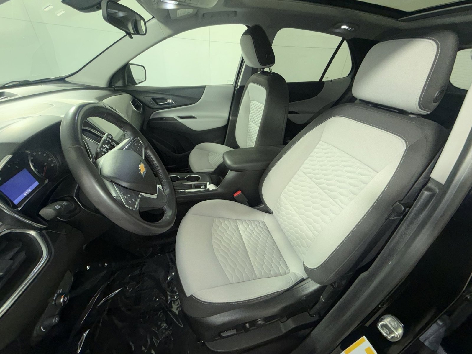 Used 2019 Chevrolet Equinox LT w/ Sun & Navigation Package image 13