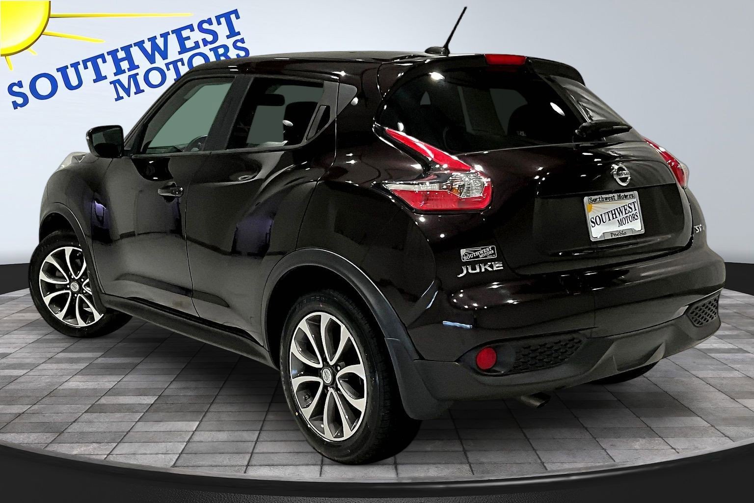 Used 2017 Nissan Juke SV AWD/4WD image 5
