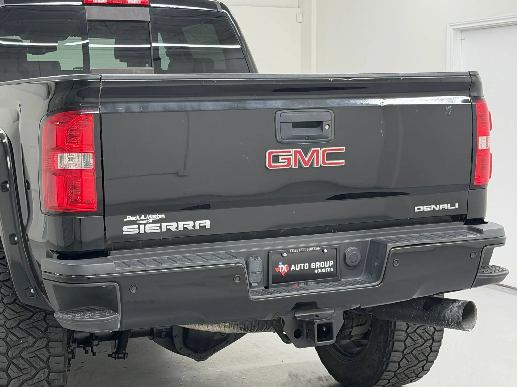 Used 2018 GMC Sierra 2500 Denali w/ Duramax Plus Package AWD/4WD image 85
