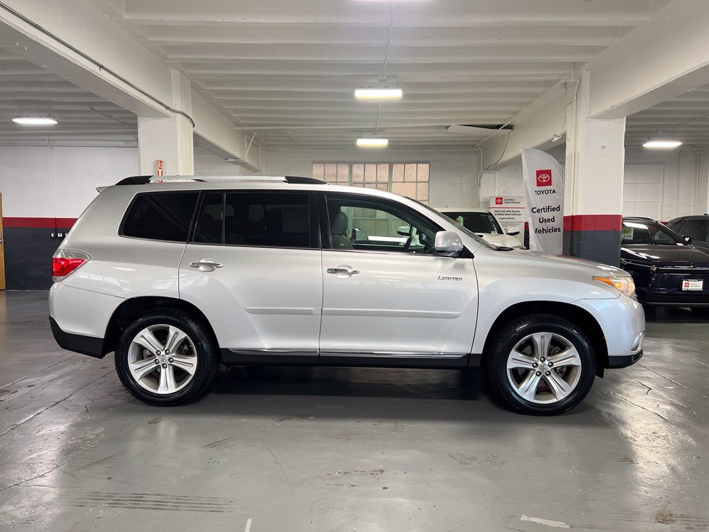 Used 2013 Toyota Highlander Limited FWD image 6