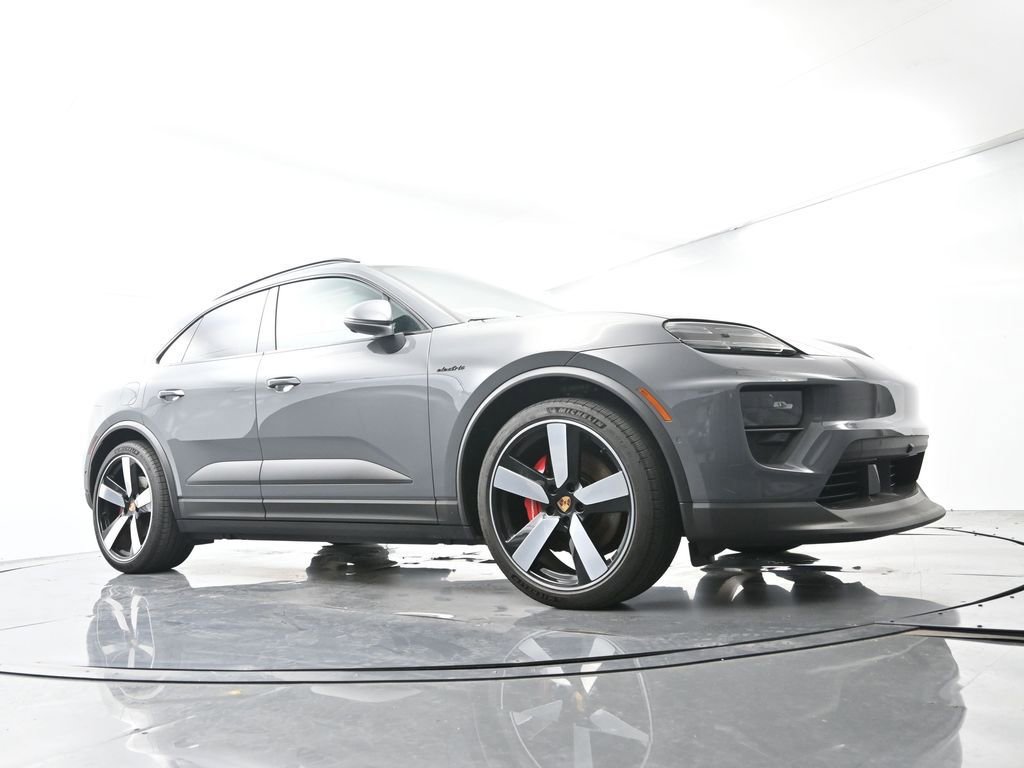 Certified 2025 Porsche Macan 4S Electric AWD/4WD image 52