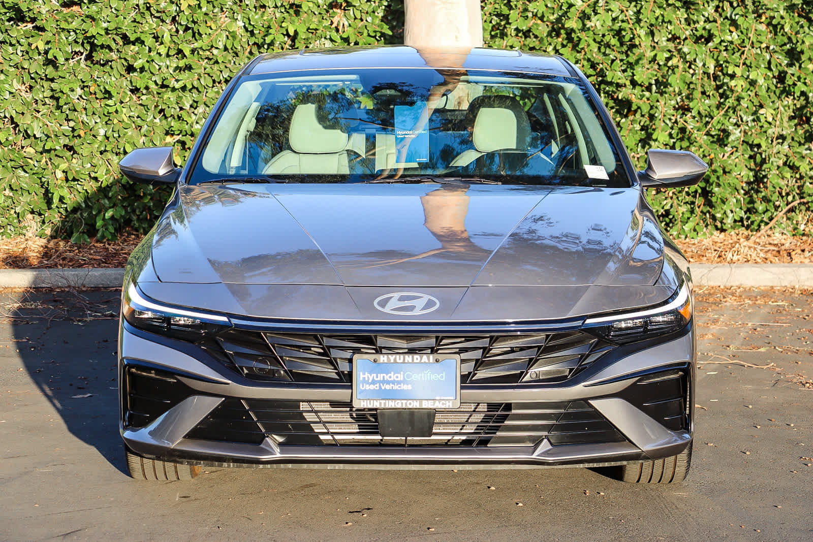 Certified 2025 Hyundai Elantra Limited FWD image 2