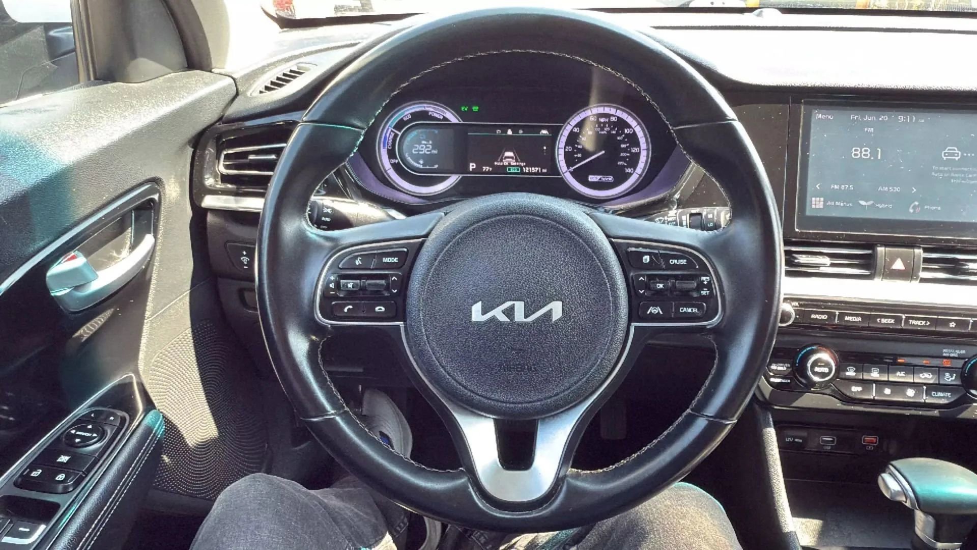 Used 2022 Kia Niro LXS image 10