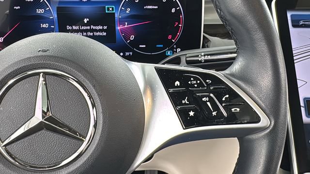 Used 2024 Mercedes-Benz GLC 300 4MATIC image 25