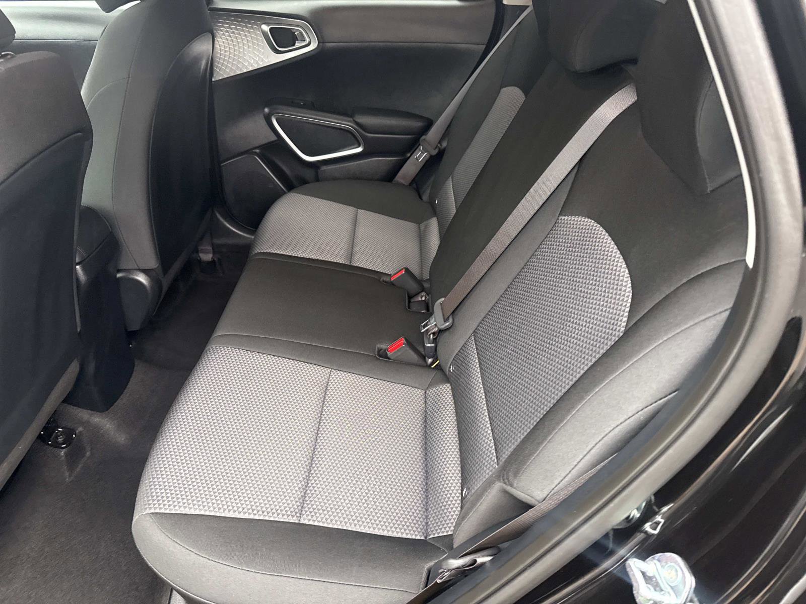 Used 2025 Kia Soul LX image 14
