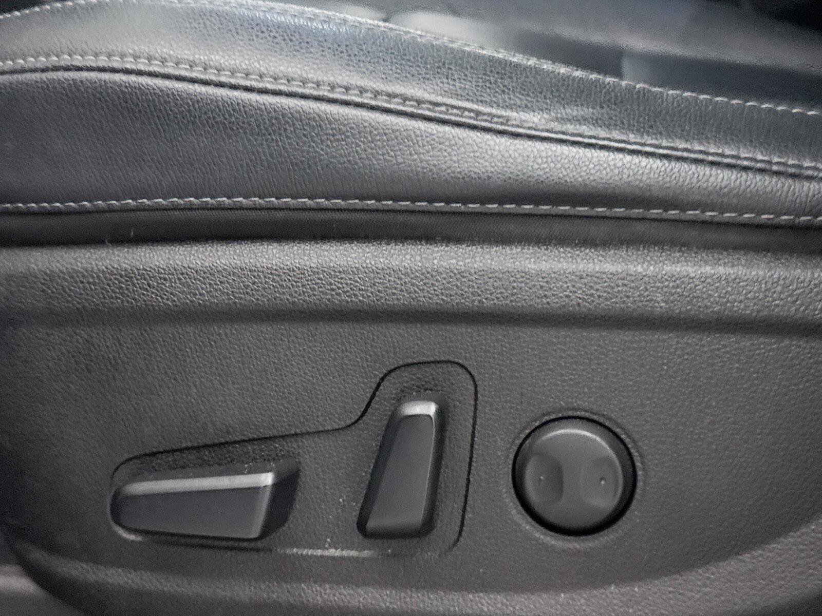 Used 2023 Kia Telluride EX w/ EX Captain's Chair Package FWD image 31