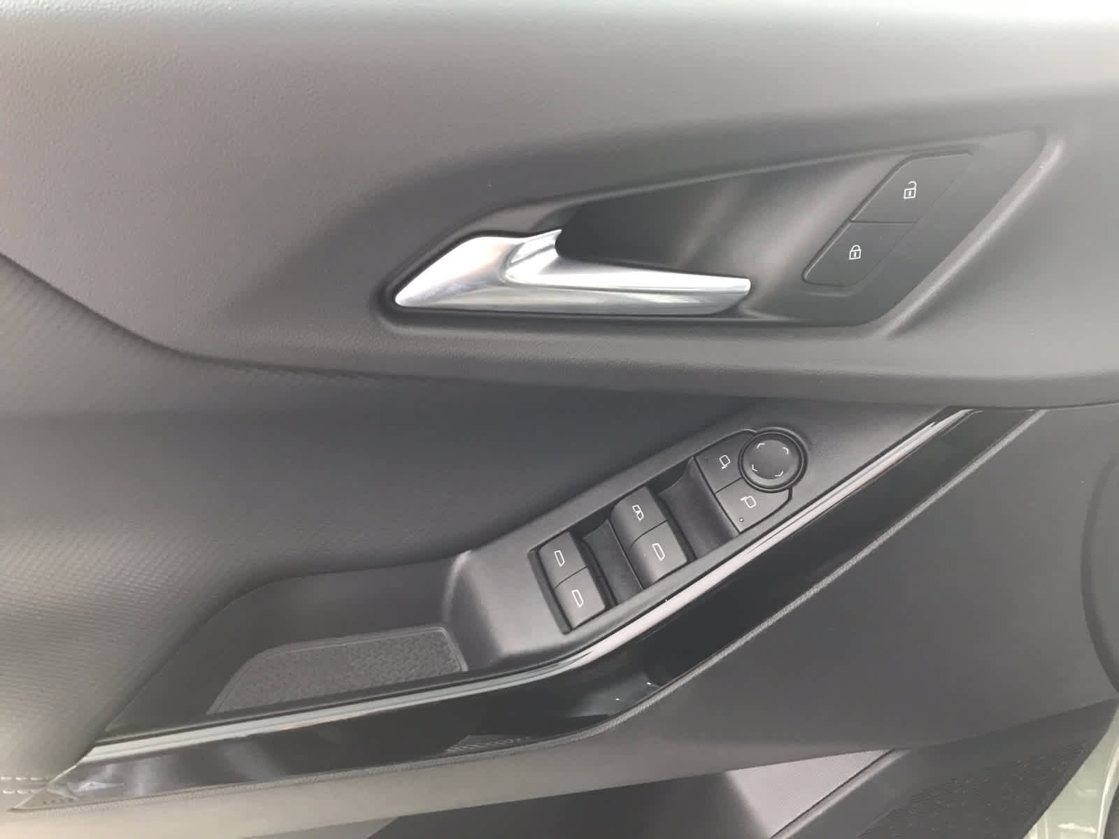 New 2026 Chevrolet Equinox LT image 10