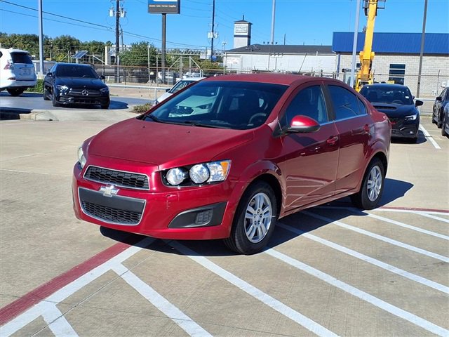 Used 2015 Chevrolet Sonic LT image 2