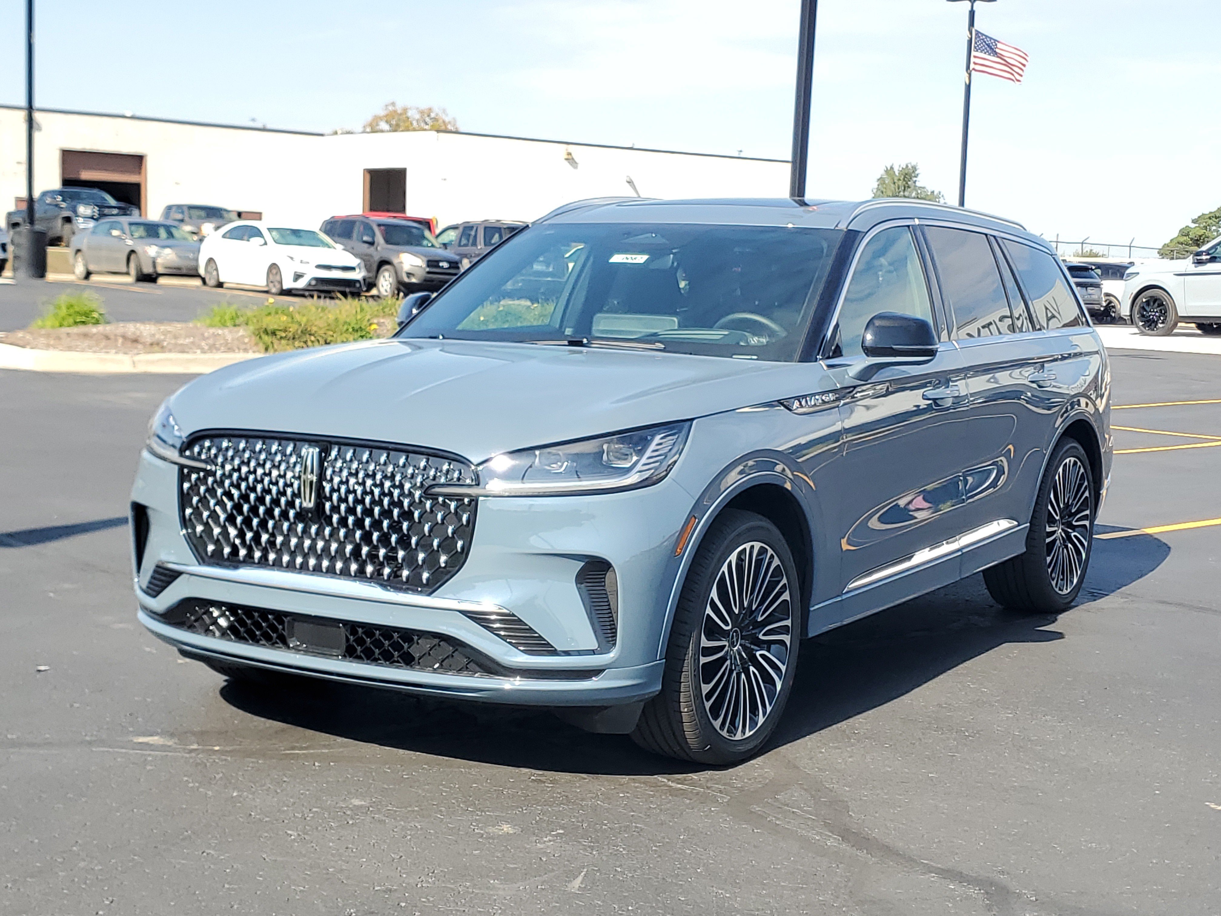 New 2027 Lincoln Aviator Black Label w/ Dynamic Handling Package AWD/4WD image 2