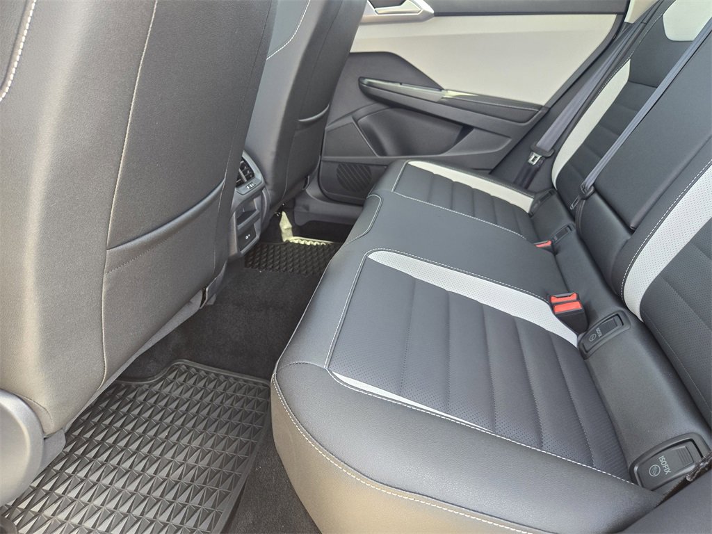 New 2025 Volkswagen Taos SEL image 22