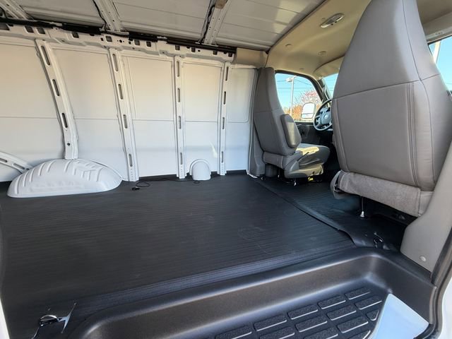 New 2025 Chevrolet Express 3500 w/ Driver Convenience Package image 35