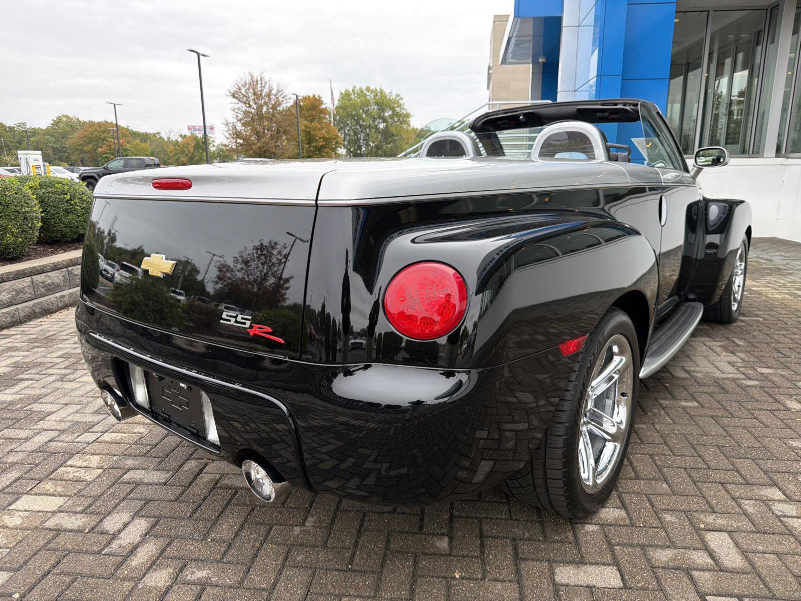 Used 2006 Chevrolet SSR w/ Preferred Equipment Group RWD image 48