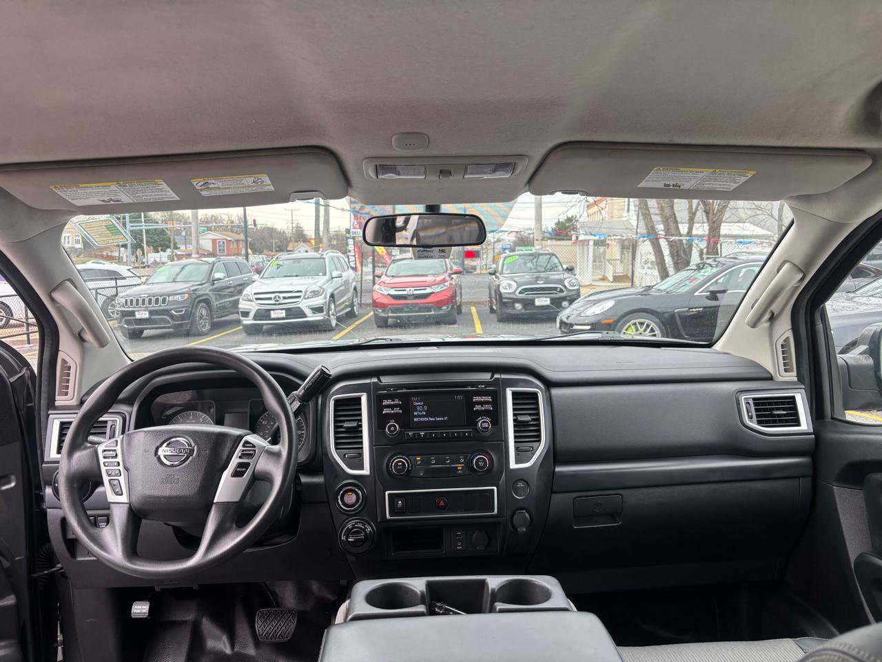 Used 2017 Nissan Titan S image 14