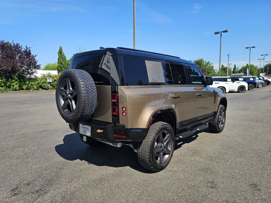 Used 2024 Land Rover Defender 110 X-Dynamic SE AWD/4WD image 7