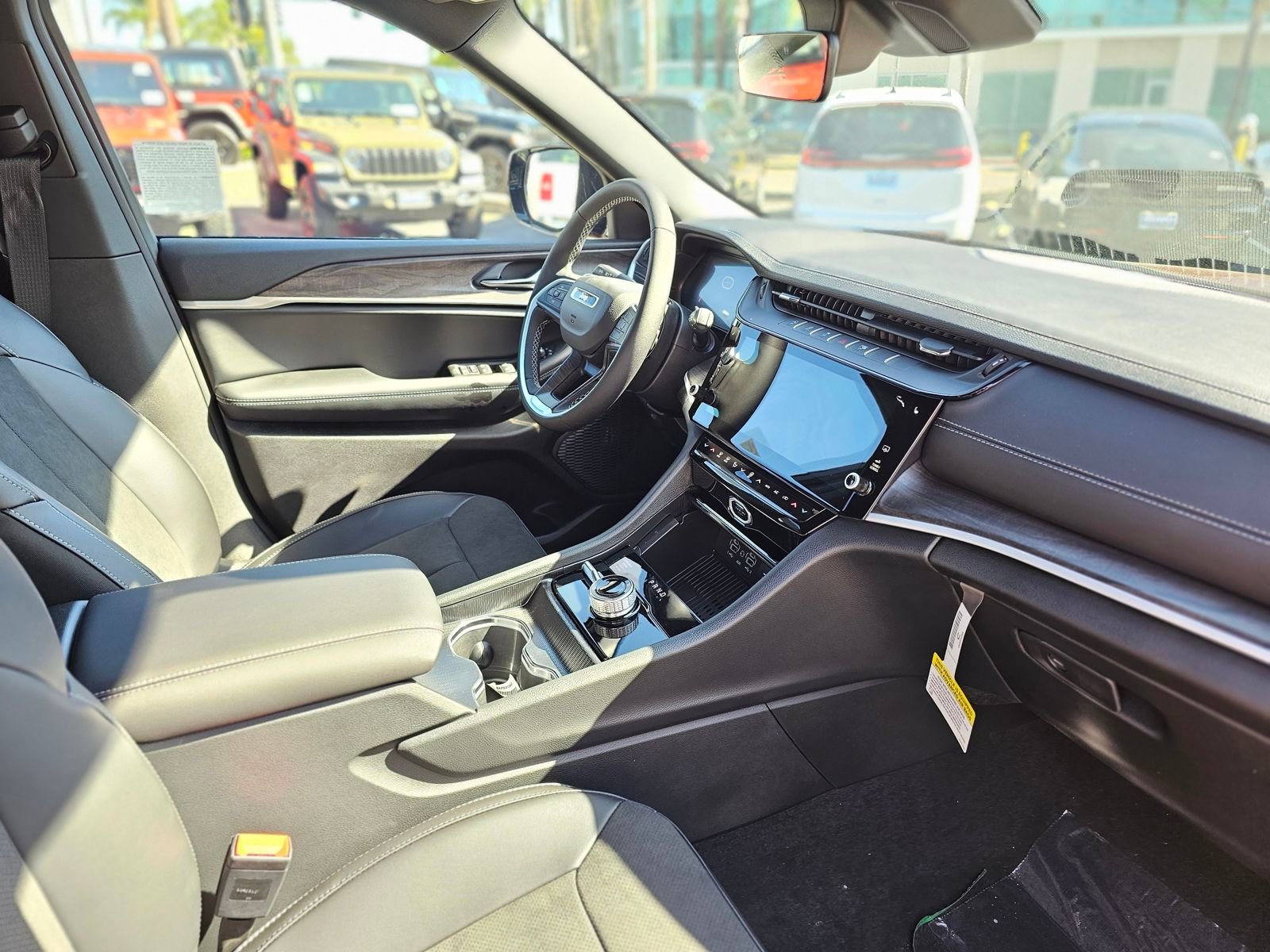 New 2026 Jeep Grand Cherokee Altitude image 25
