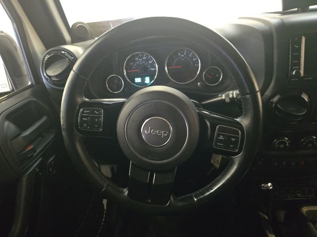 Used 2014 Jeep Wrangler Unlimited Sahara image 15