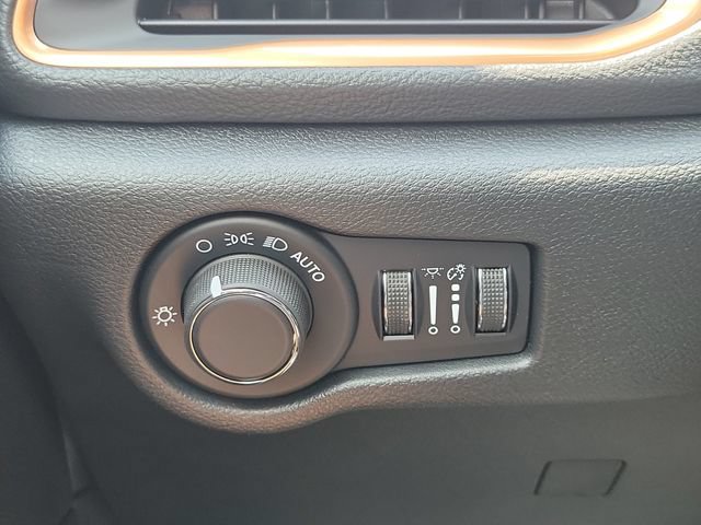 New 2027 Chrysler Pacifica Pinnacle w/ Theater Group FWD image 25