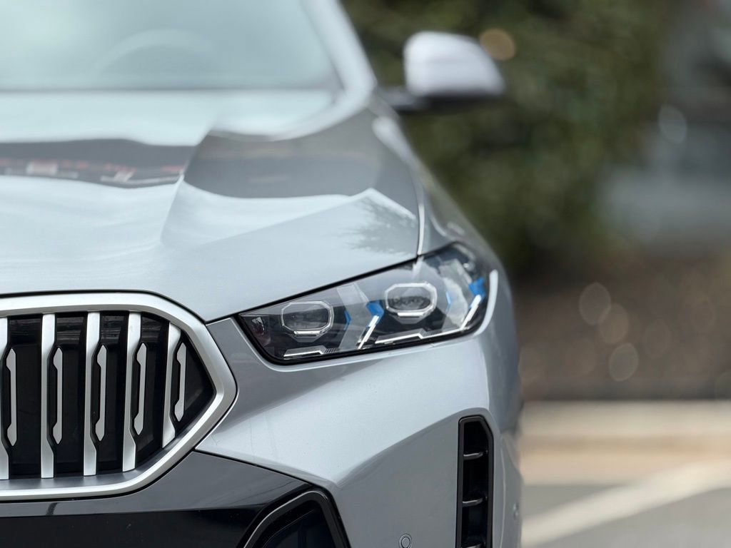Used 2025 BMW X6 xDrive40i AWD/4WD image 5