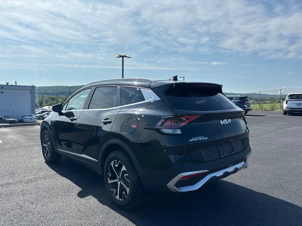 Certified 2025 Kia Sportage EX AWD/4WD image 5