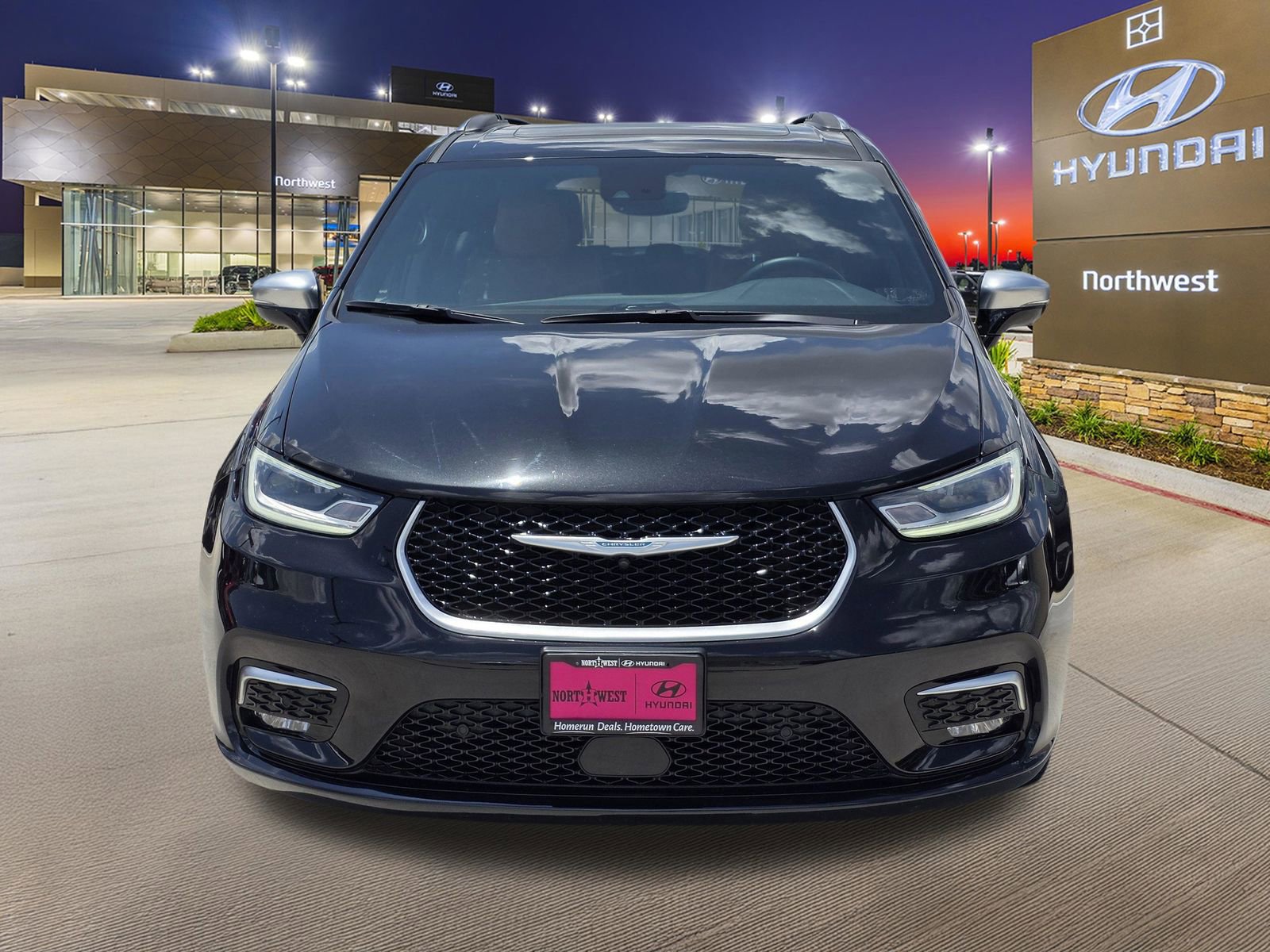 Used 2021 Chrysler Pacifica Pinnacle FWD image 5