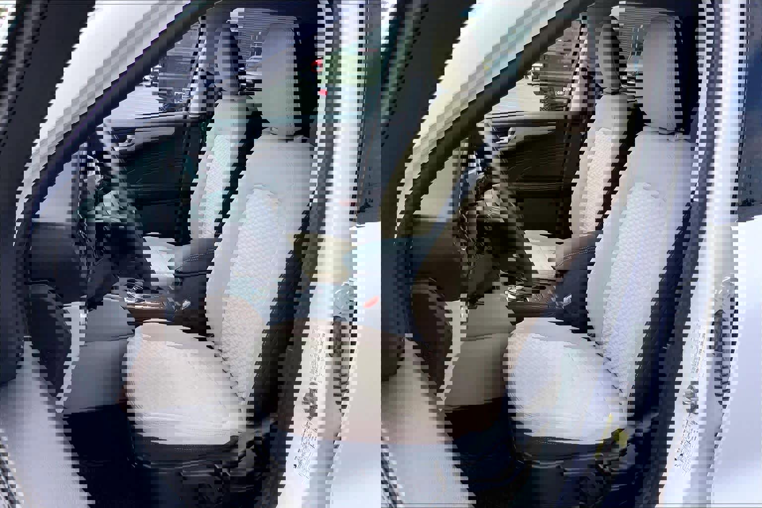 Used 2021 Ford Escape SE image 8