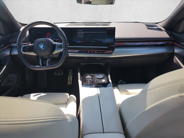 Certified 2026 BMW i5 eDrive40 w/ M Sport Package RWD image 19