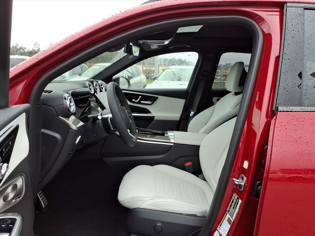 Used 2026 Mercedes-Benz GLC 300 4MATIC image 11