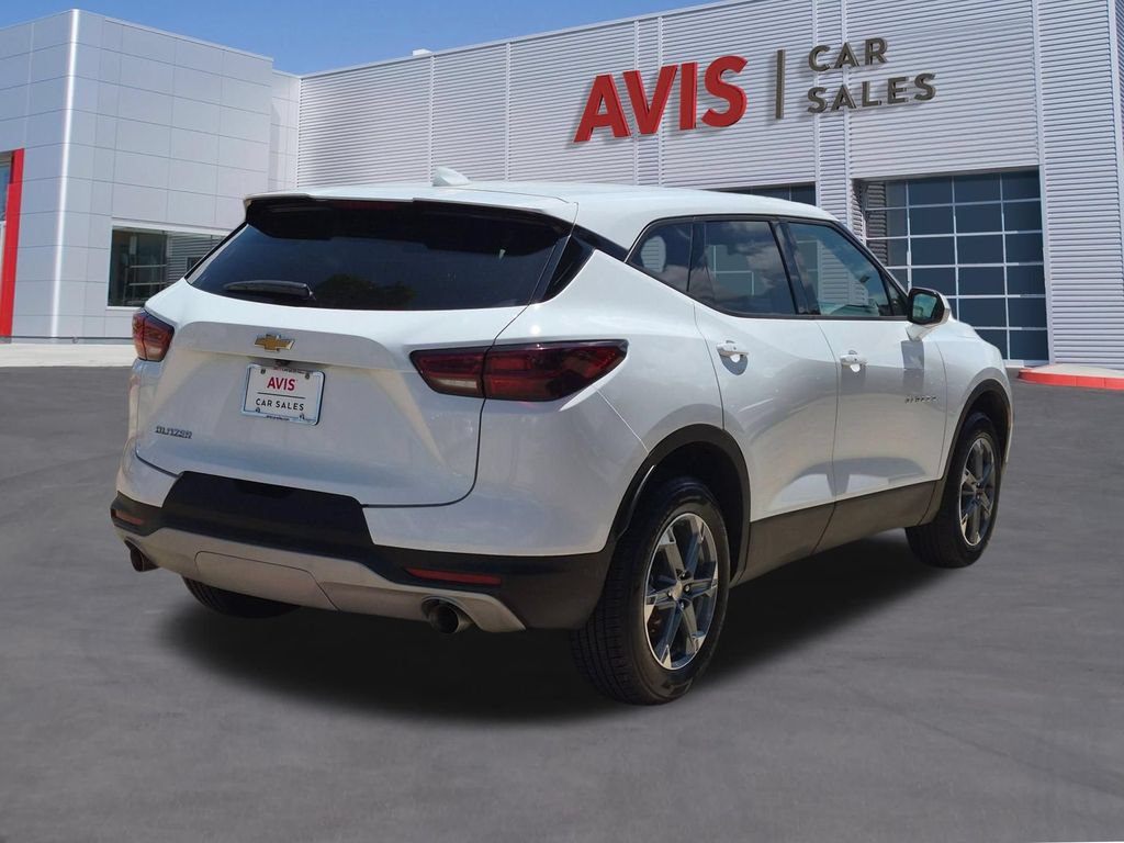 Used 2025 Chevrolet Blazer LT FWD image 6