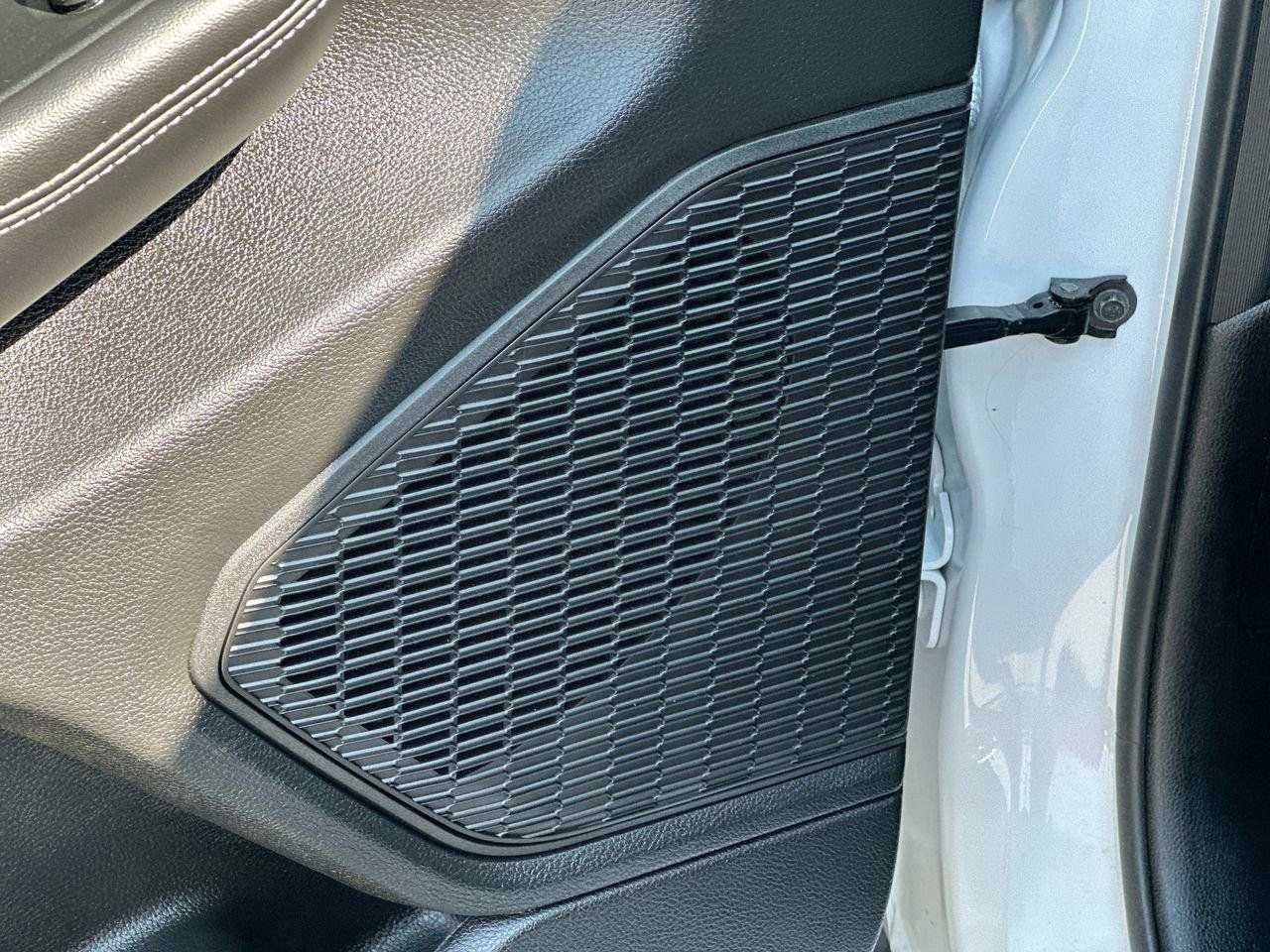 Used 2024 Jeep Grand Cherokee L Altitude RWD image 18