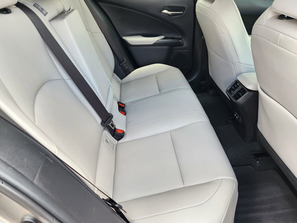 Used 2019 Lexus UX 200 w/ Premium Package image 32