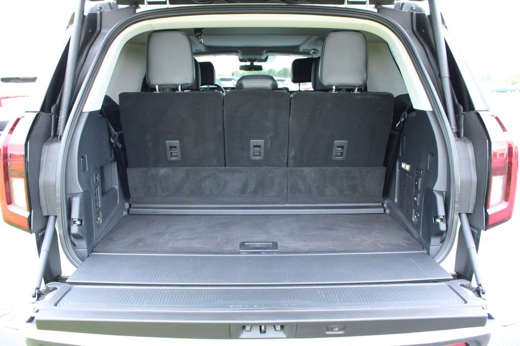 Used 2025 Ford Expedition Platinum w/ Driver's Package AWD/4WD image 14