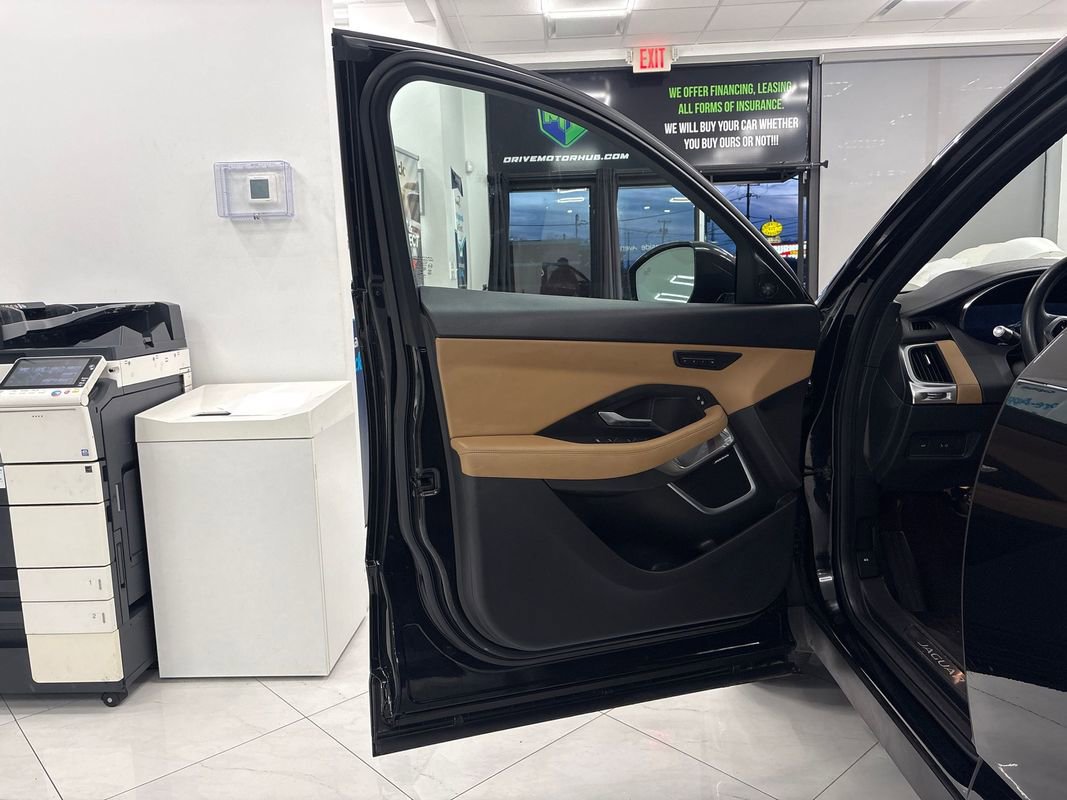 Used 2021 Jaguar E-PACE SE image 32