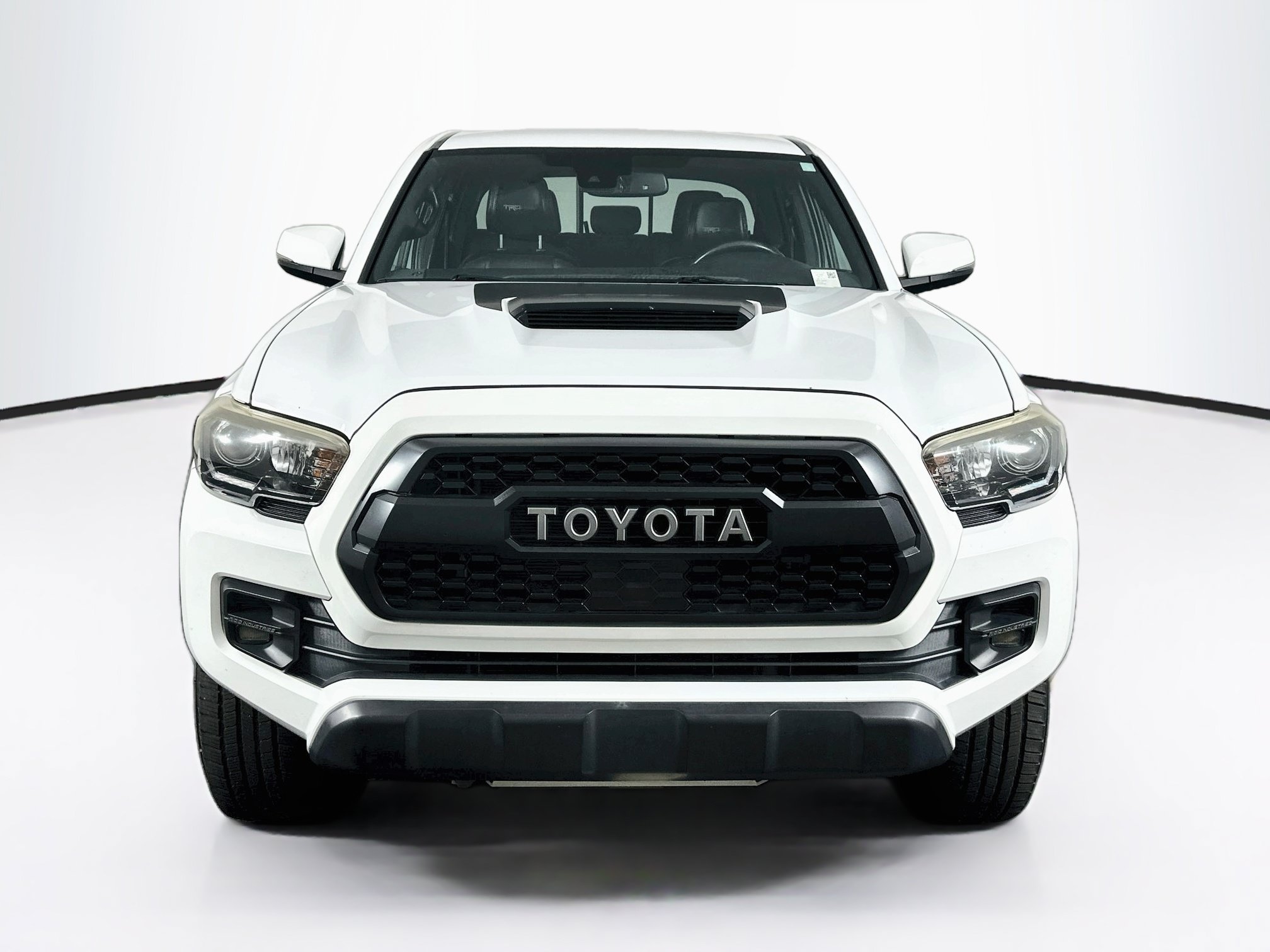 Used 2018 Toyota Tacoma TRD Pro AWD/4WD image 2