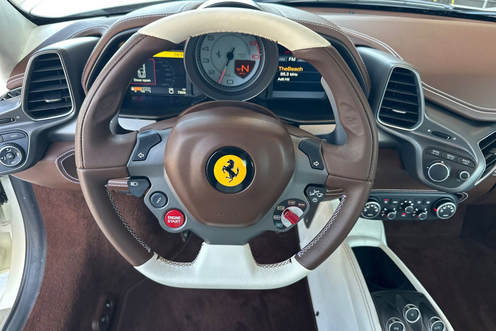 Used 2014 Ferrari 458 Italia Coupe RWD image 15
