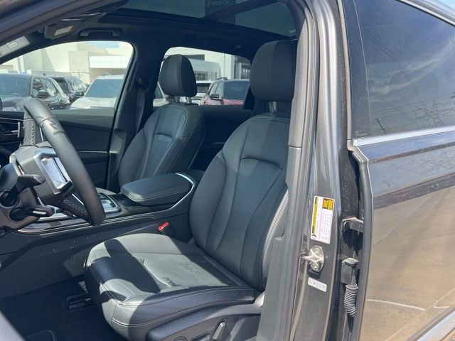 Used 2025 Audi Q7 3.0T Premium Plus AWD/4WD image 6