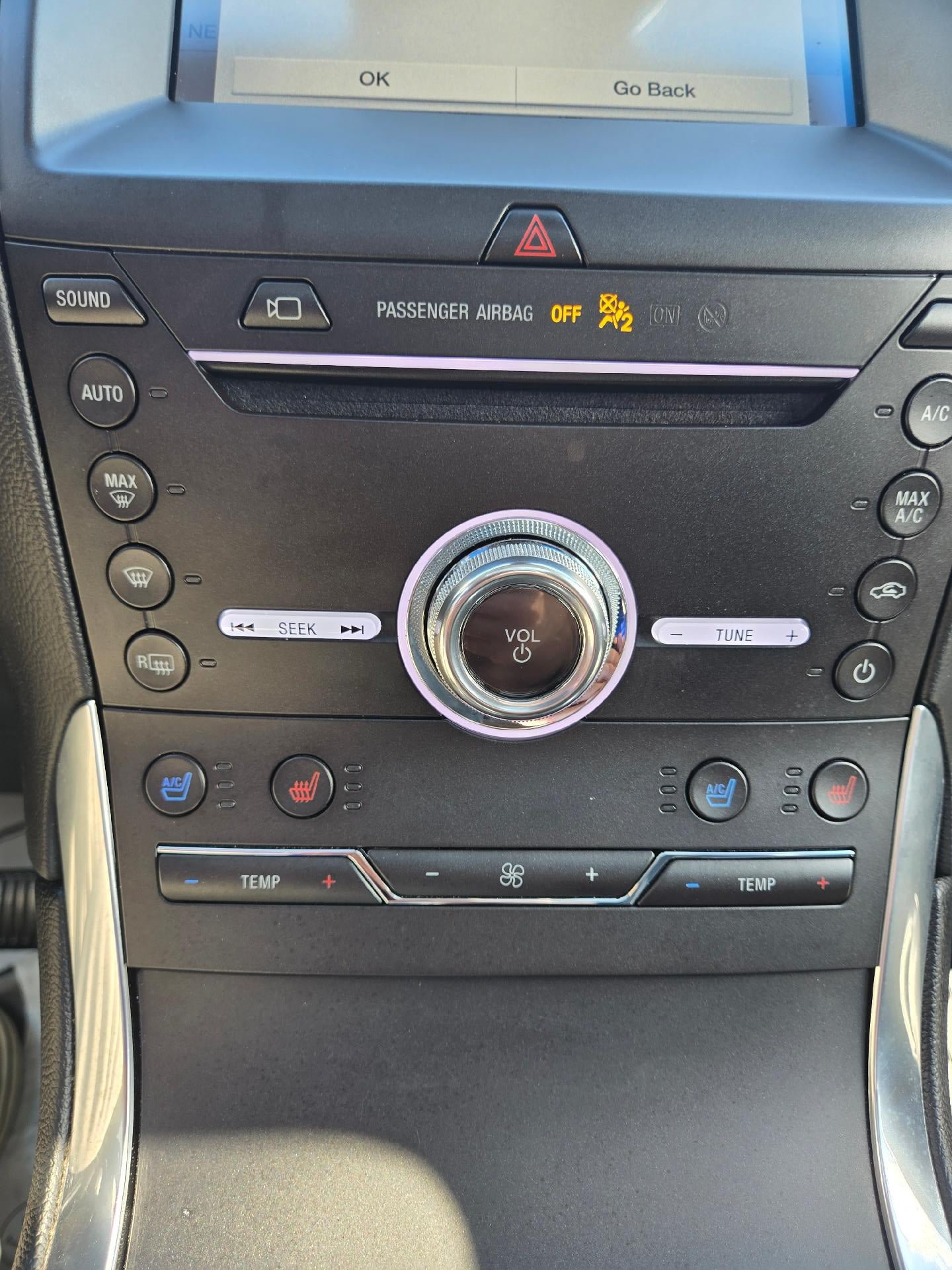 Used 2019 Ford Edge Titanium w/ Equipment Group 301A AWD/4WD image 20