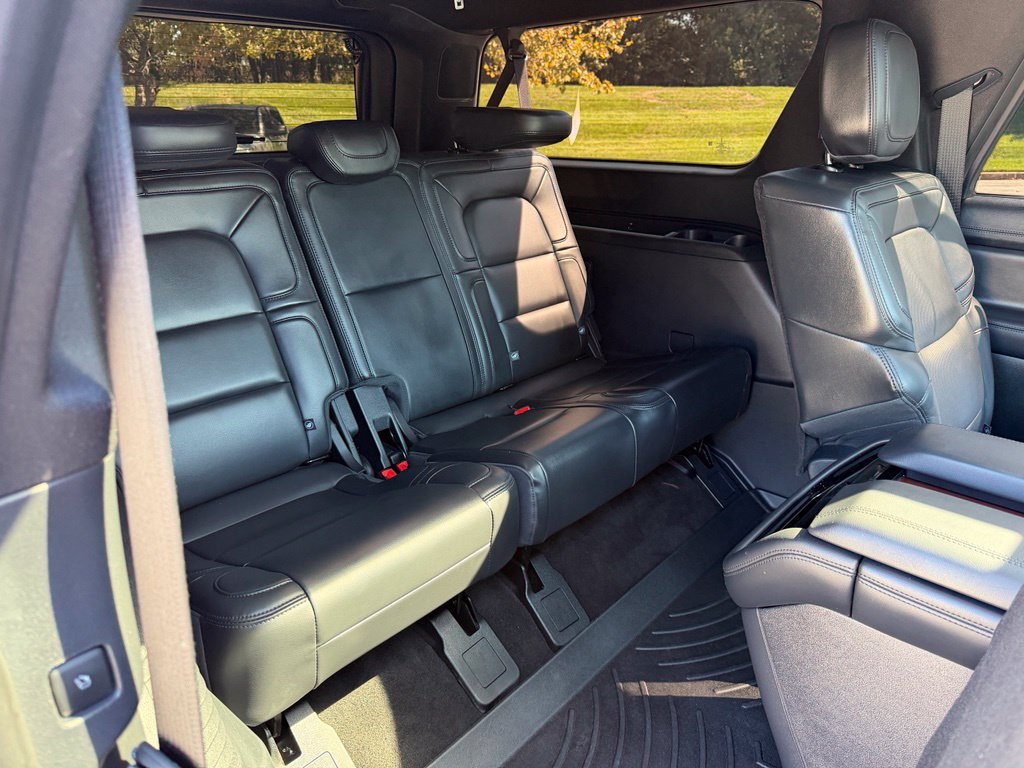 Used 2024 Lincoln Navigator L Reserve AWD/4WD image 12