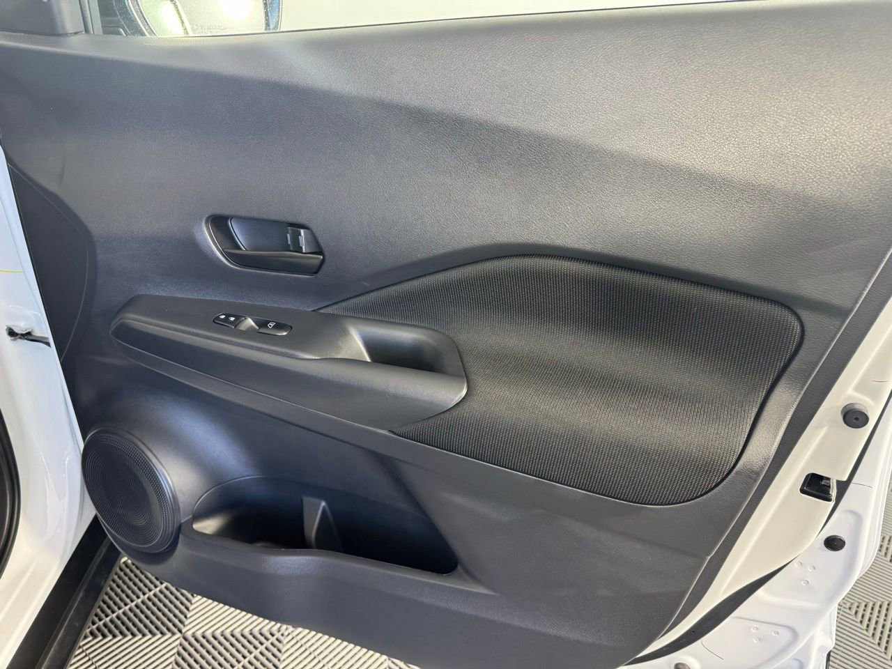 Used 2024 Nissan Kicks S image 26